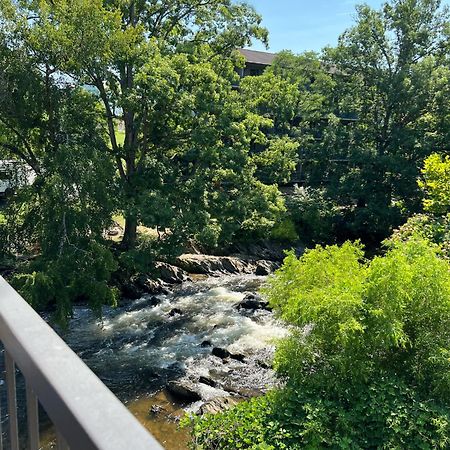 Creekstone Inn Pigeon Forge Exteriör bild