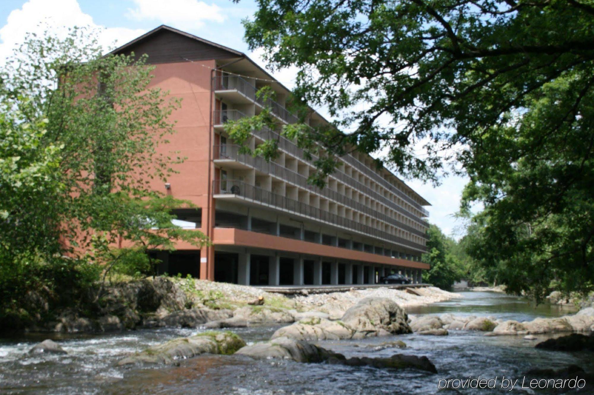 Creekstone Inn Pigeon Forge Exteriör bild